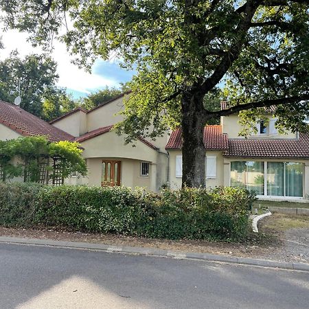 Chambre D'Hote L'Oree Des Buis Vouillé Екстериор снимка