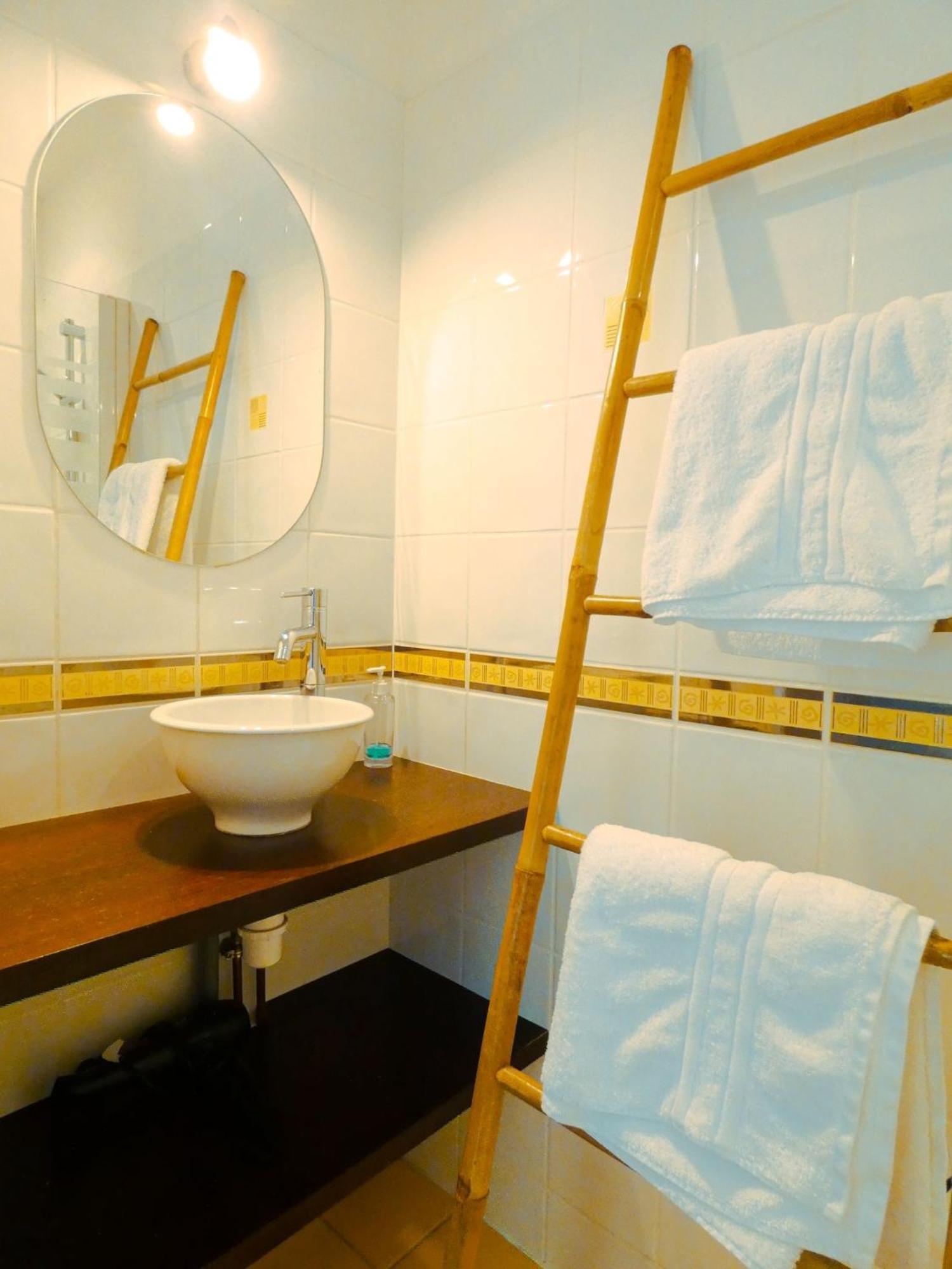 Chambre D'Hote L'Oree Des Buis Vouillé Екстериор снимка